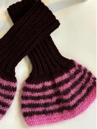 Strikkekit Gittes Stribede Muffedisser Pink og Bordeaux